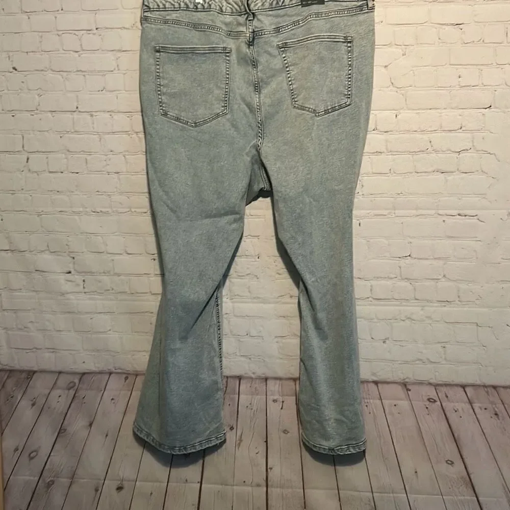 Wild fable high-rise flare jeans Women’s Jeans Size 30 NWT